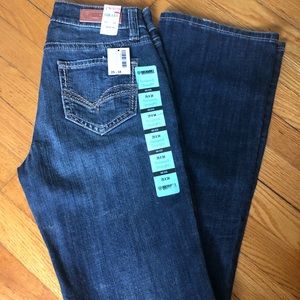 Size 25X34. New with tags.